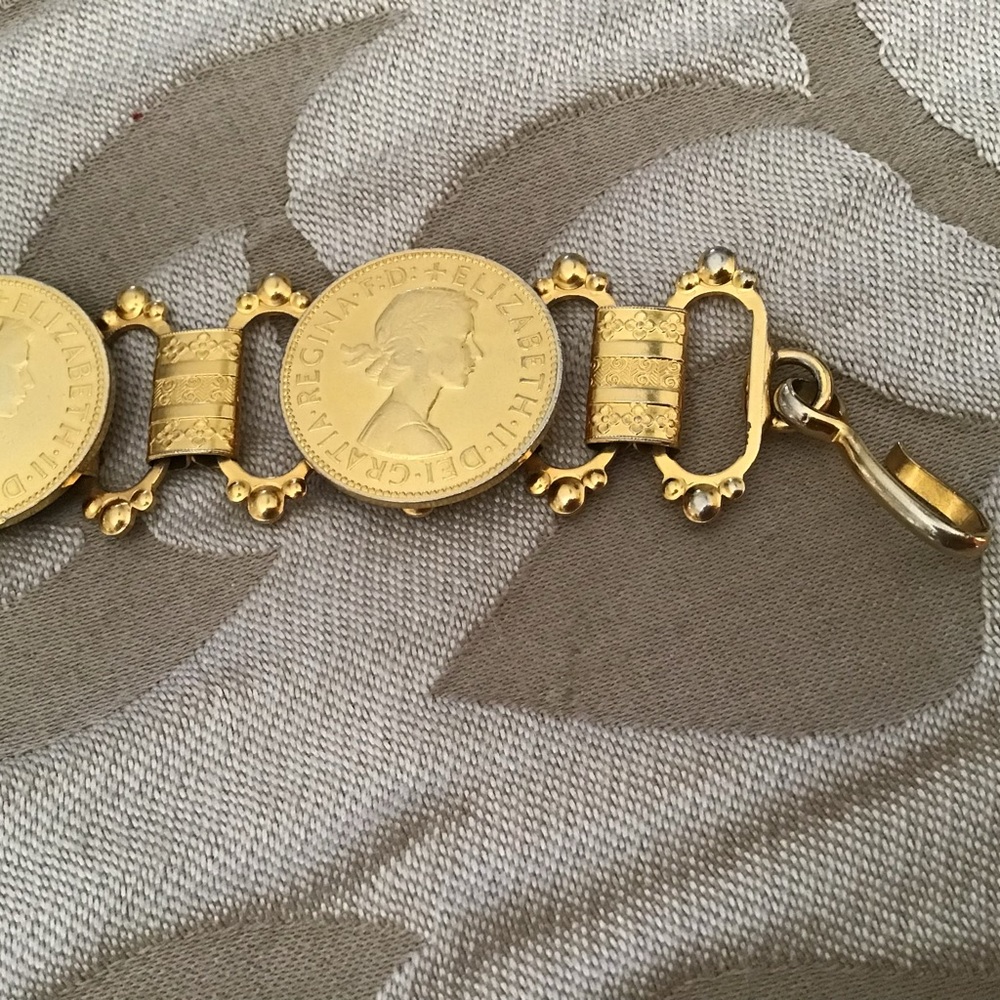 Gold Chain Belt - Picture 5 of 9